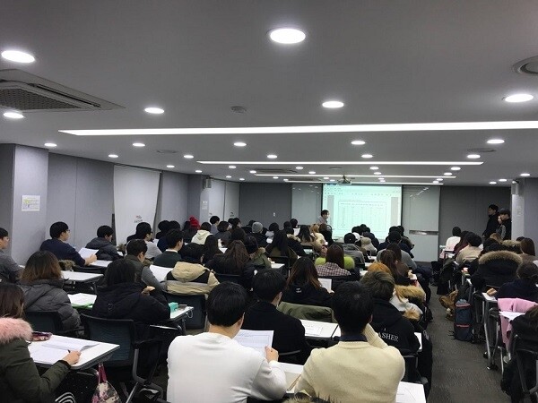 [플래나]후불_30회_공무원수험신문_독편사편입논술학원 메인이미지_0518바로송출.jpg
