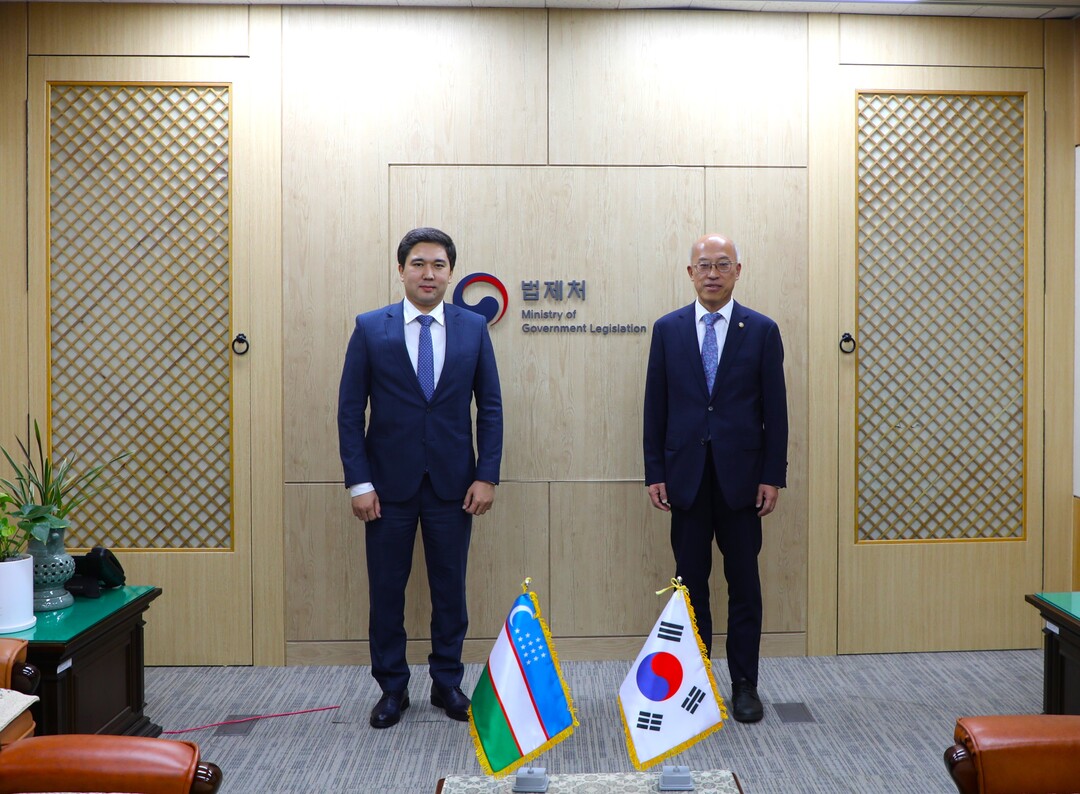 우즈베키스탄 타슈켄트 법과대 총장, ...