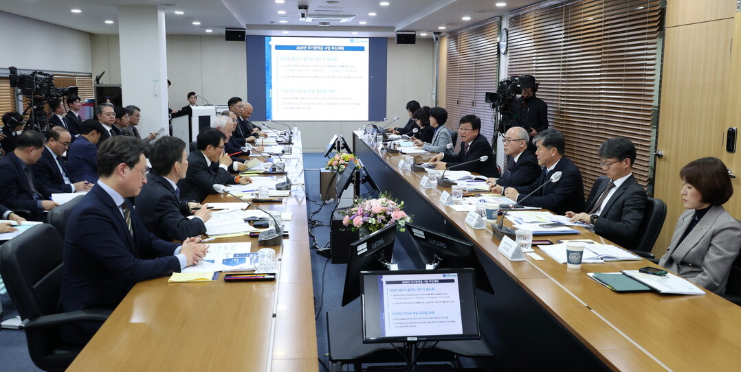 “관행 타파하고 현장 목소리에 귀 기...