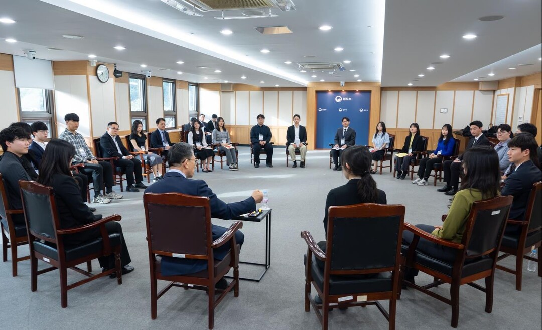 법무부 장관, MZ 직원들과 직접 소...