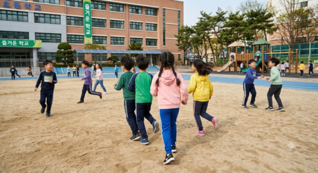 내일부터 서울 초등생 32만명 ‘등·하교 알림’ 무료…문자·앱으로 실시간 확인